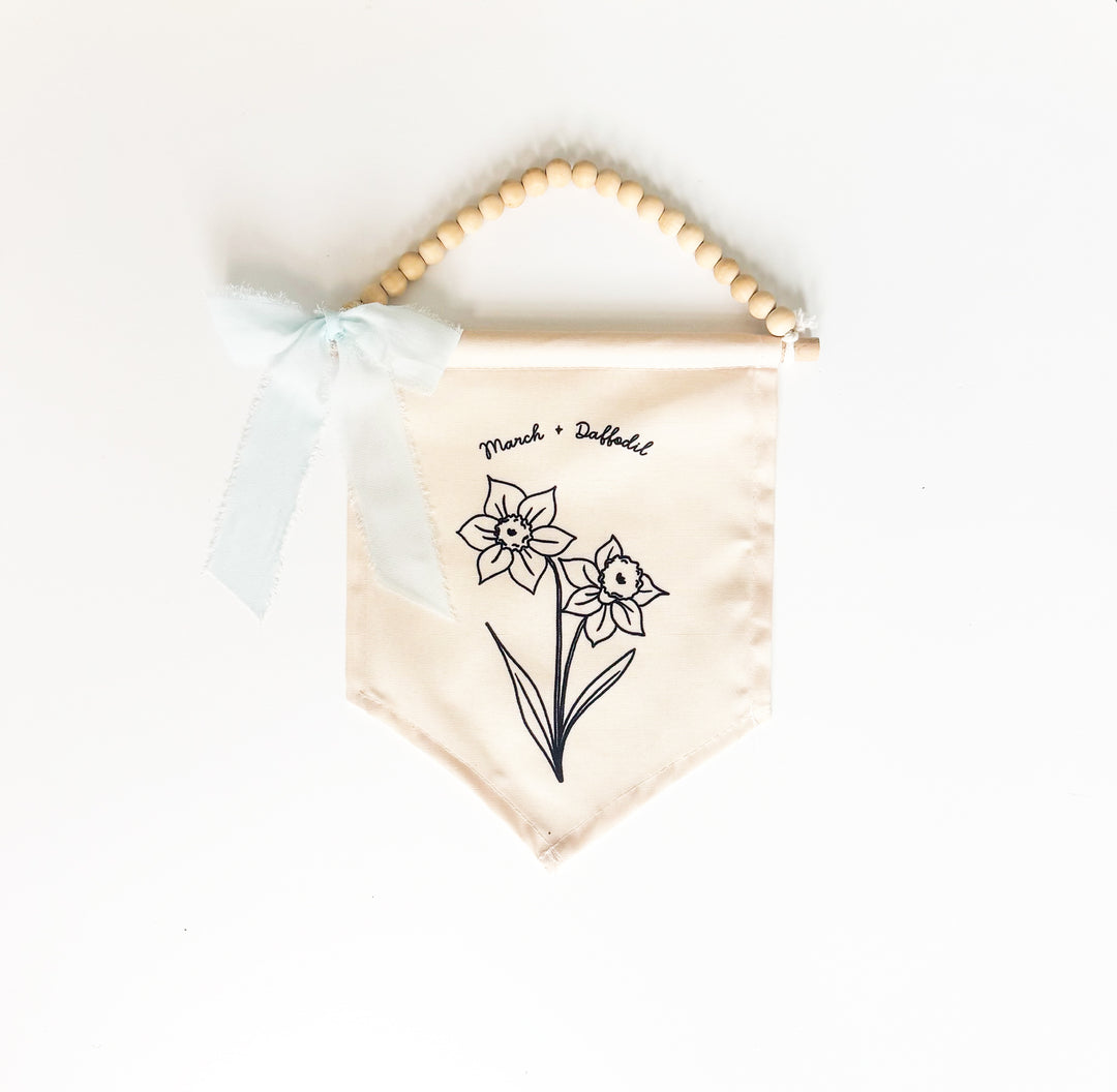 March Birth Month Hang Sign: Daffodil Flower