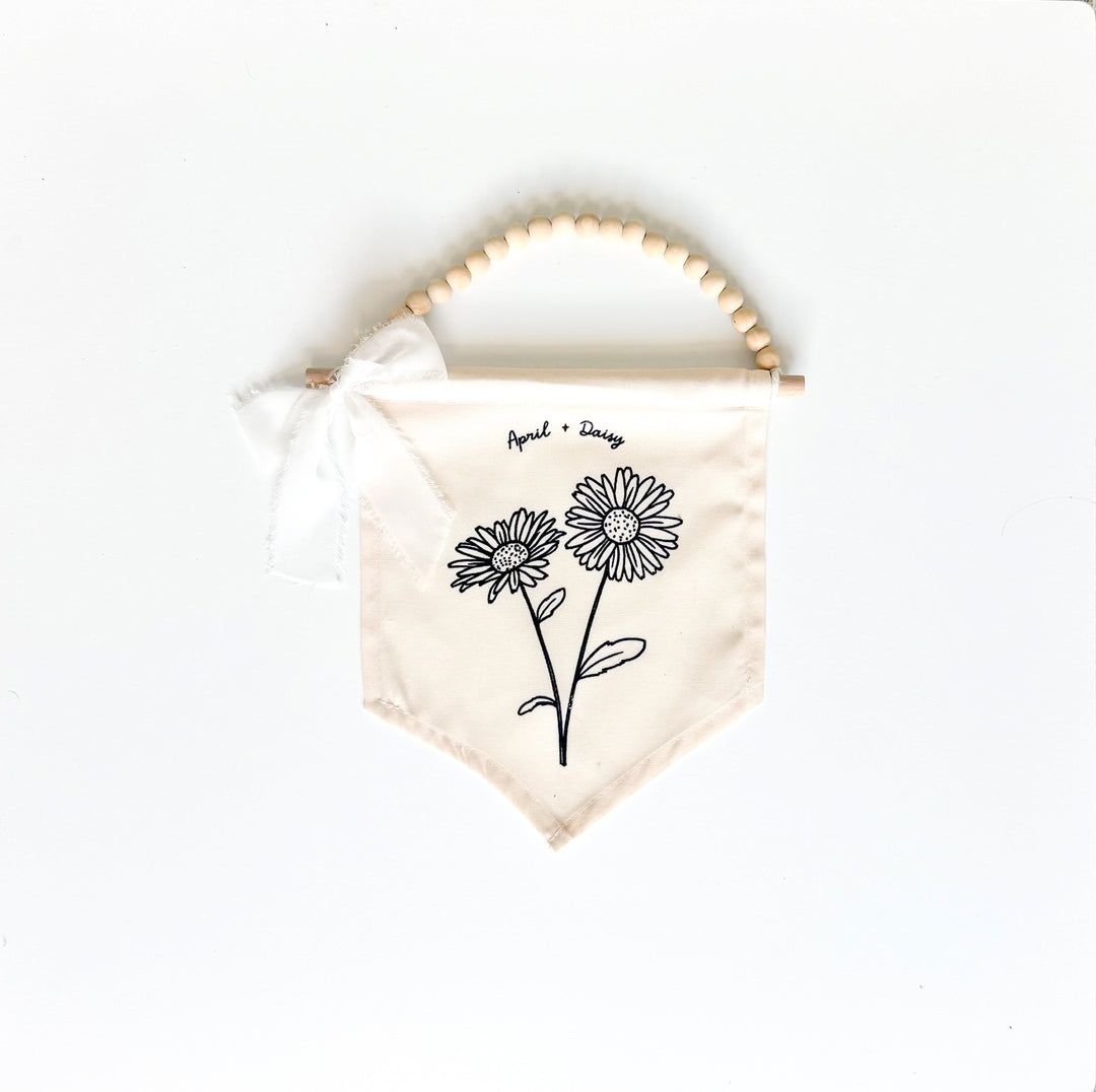 April Birth Month Hang Sign: Daisy Flower