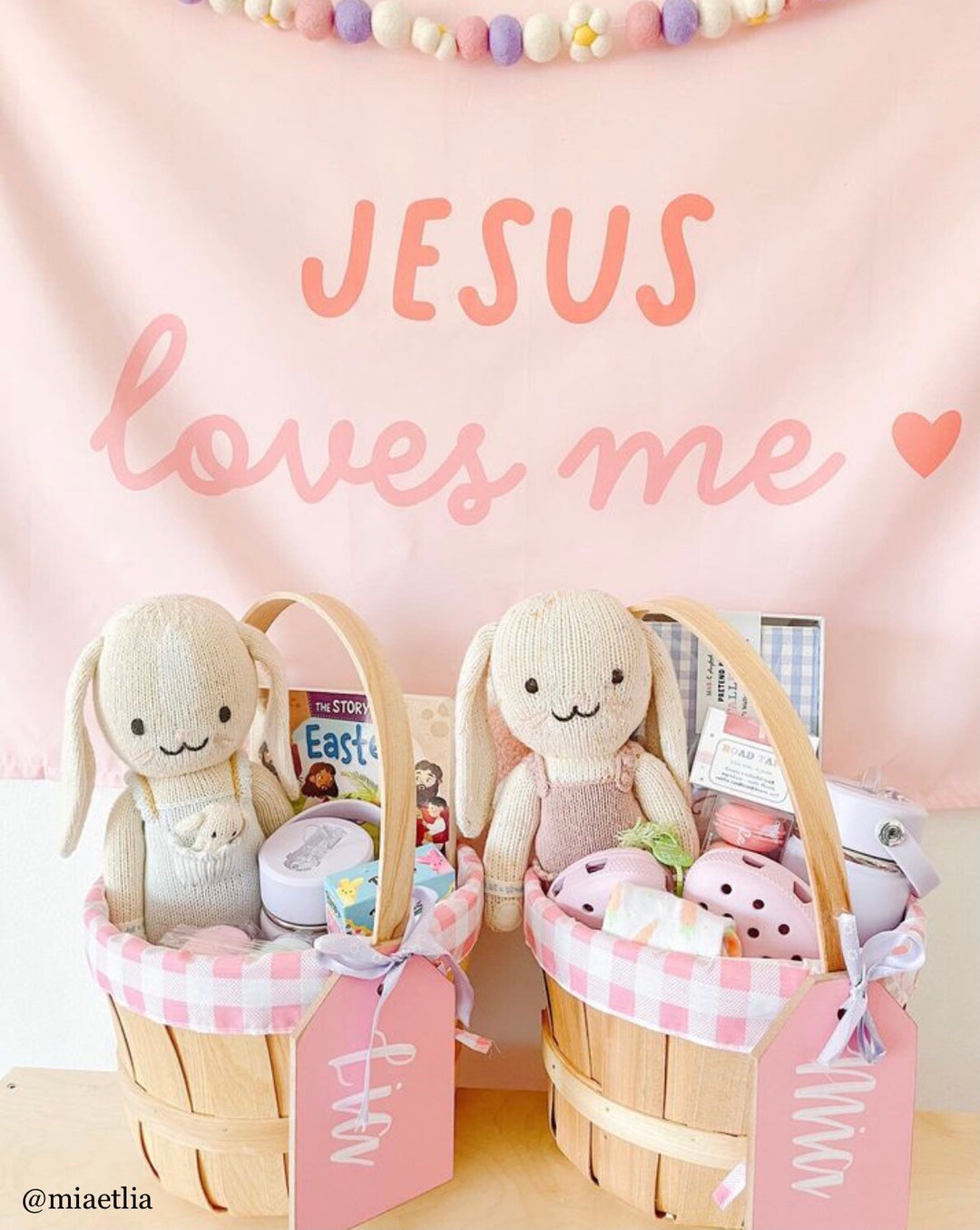Jesus Loves Me Banner