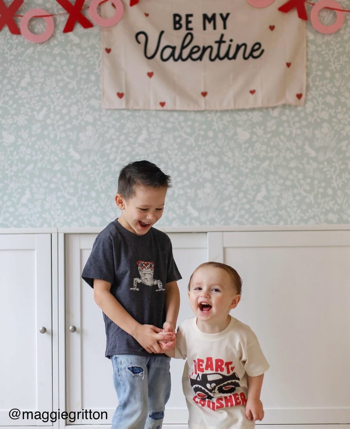 {Neutral} Be My Valentine Banner