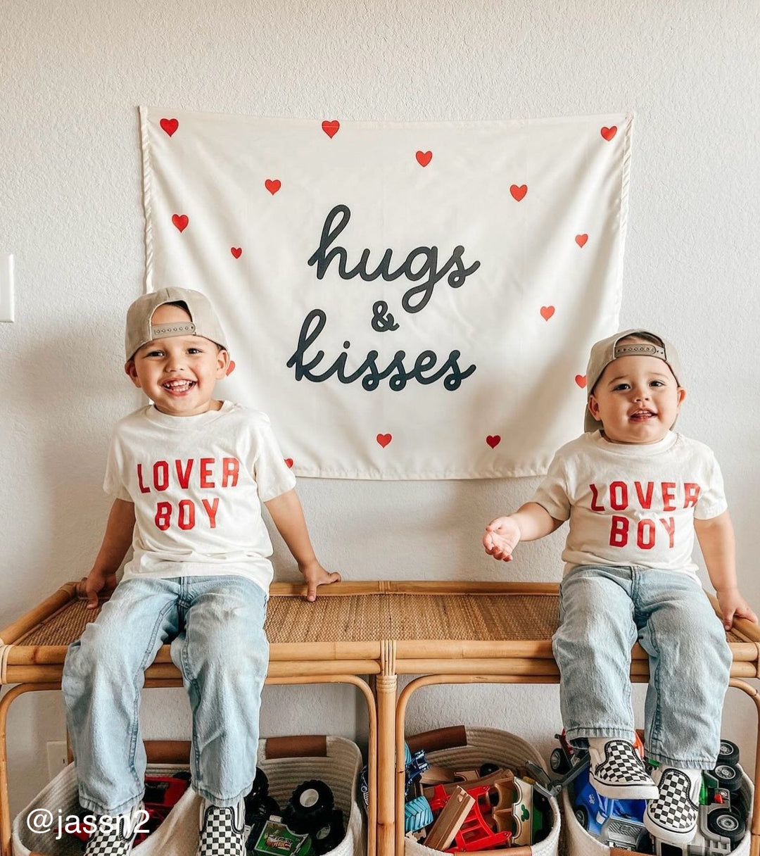 {Neutral} Hugs & Kisses Banner