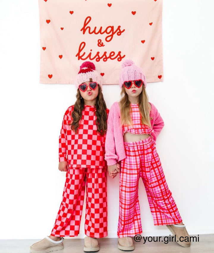 {Pink} Hugs & Kisses Banner