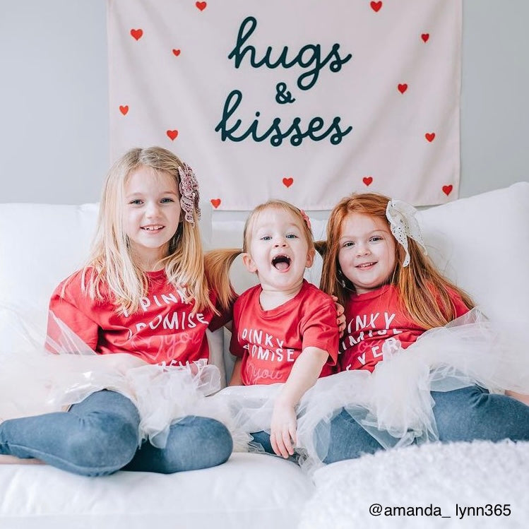 {Neutral} Hugs & Kisses Banner