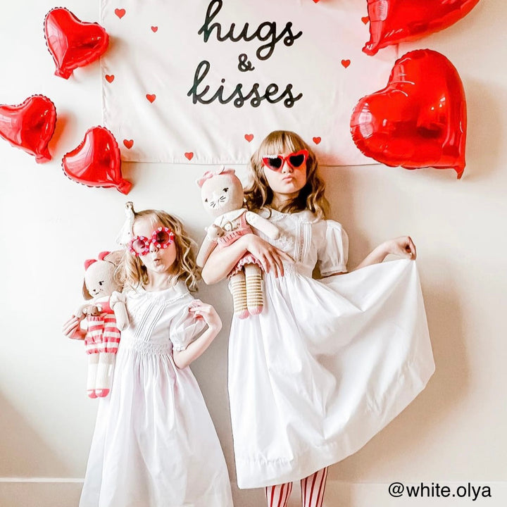 {Neutral} Hugs & Kisses Banner