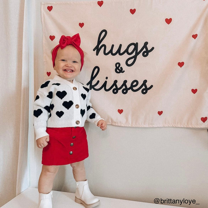 {Neutral} Hugs & Kisses Banner