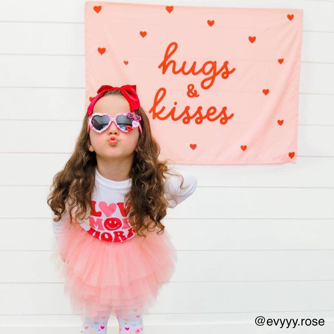 {Pink} Hugs & Kisses Banner