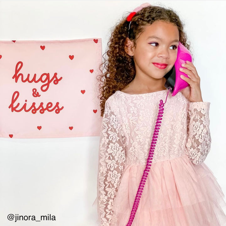 {Pink} Hugs & Kisses Banner