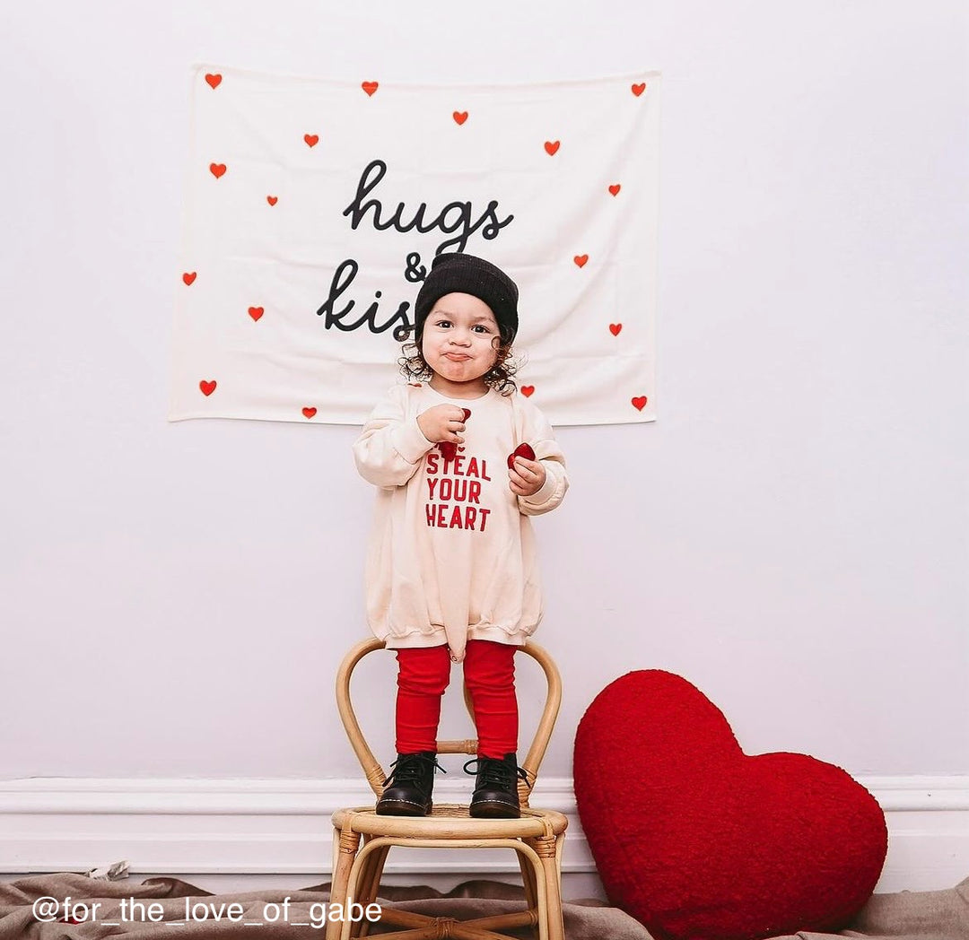 {Neutral} Hugs & Kisses Banner