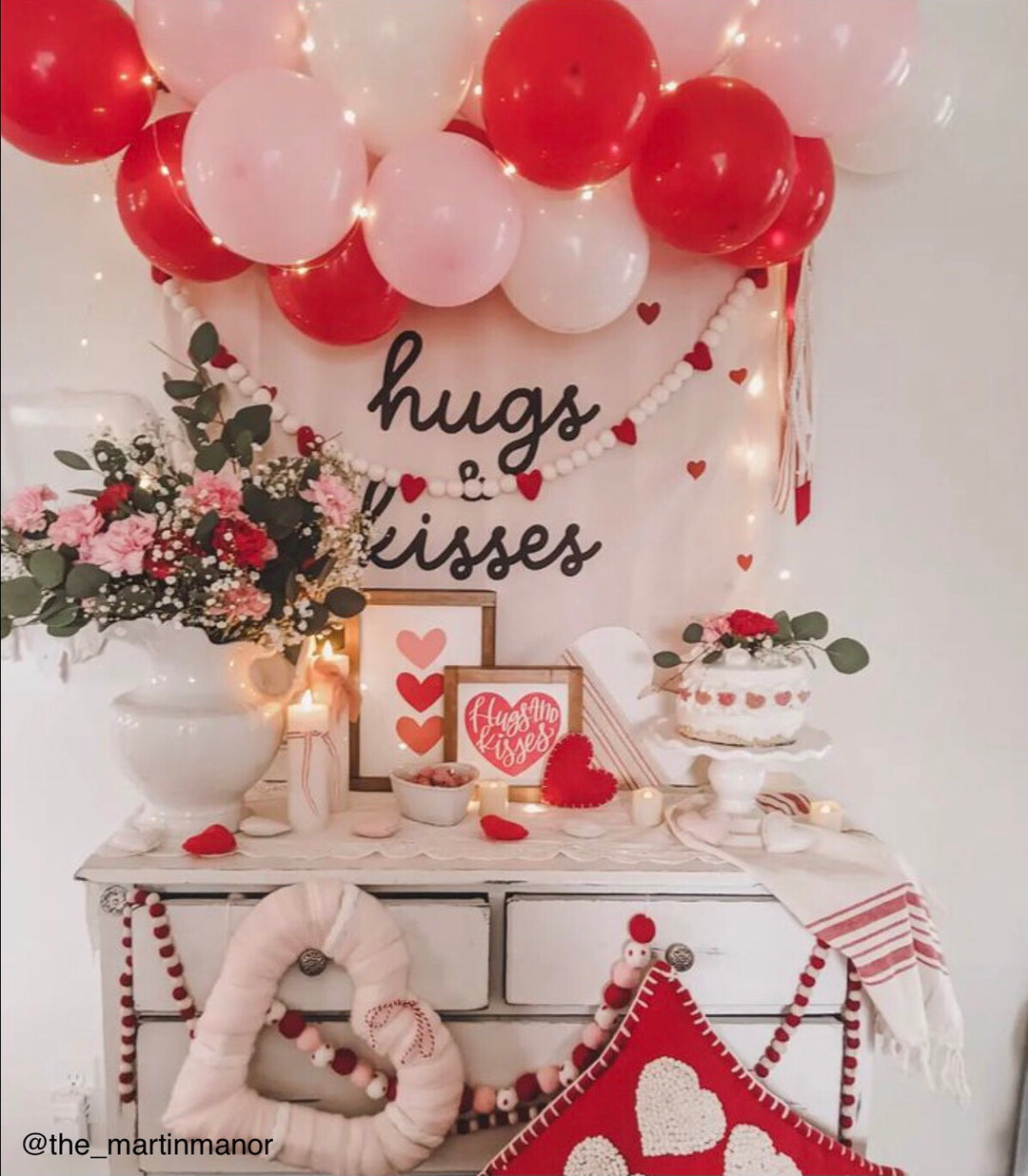 {Neutral} Hugs & Kisses Banner