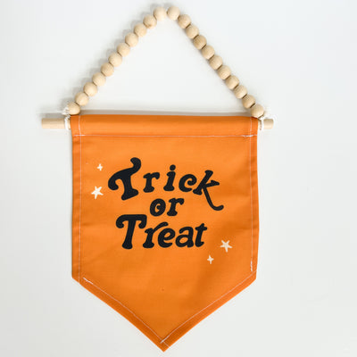 {Orange} Trick or Treat Hang Sign