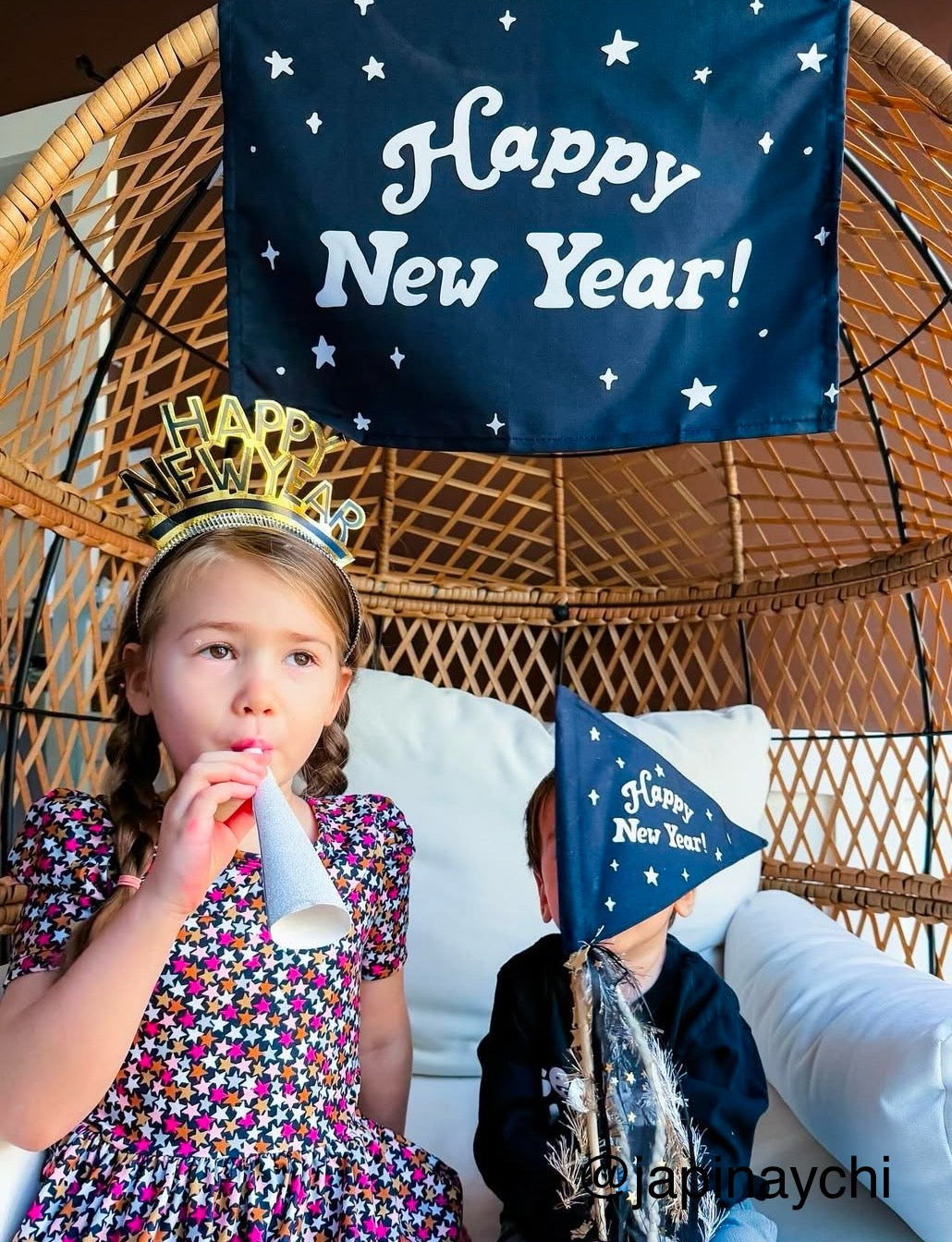 {Black} Happy New Year Flag
