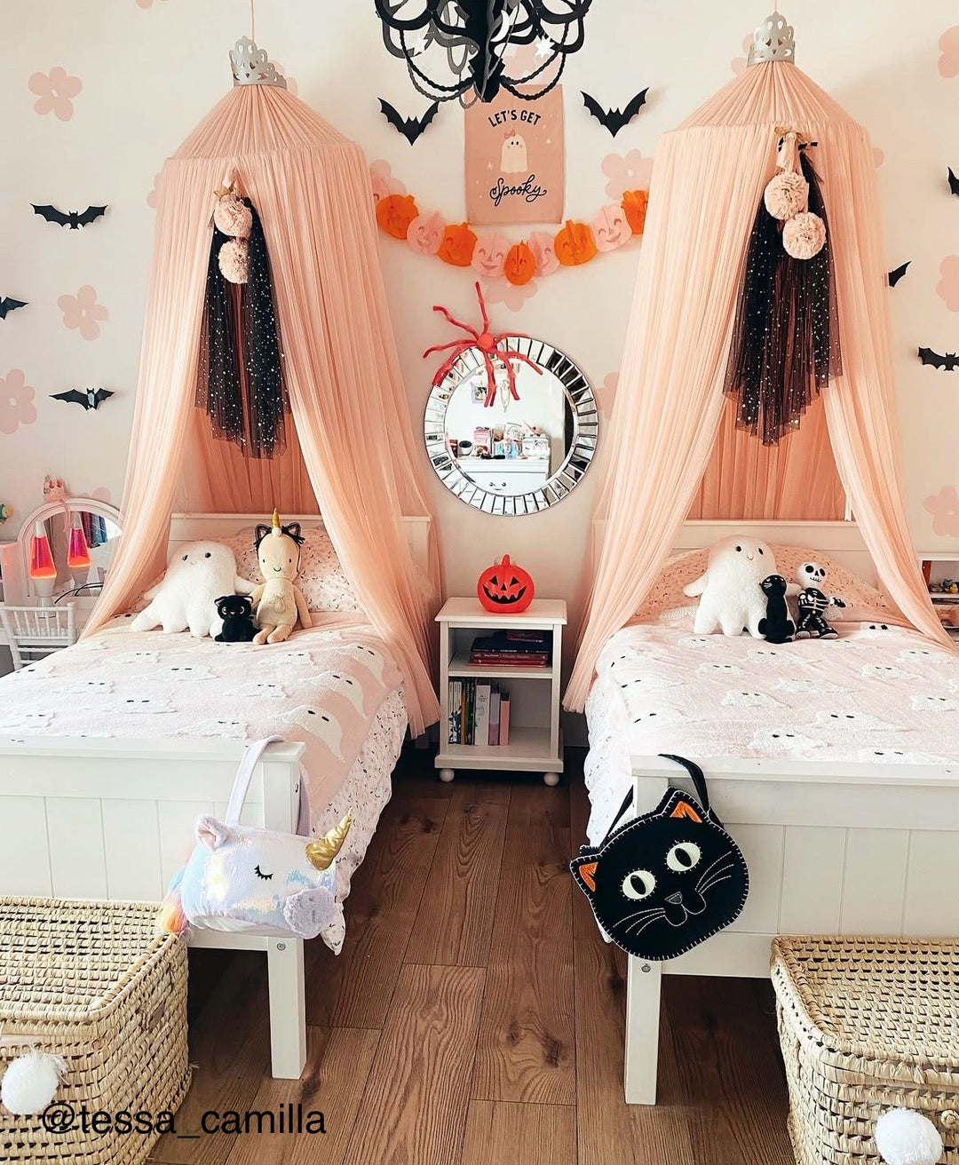 {Pink} Let's Get Spooky Banner©