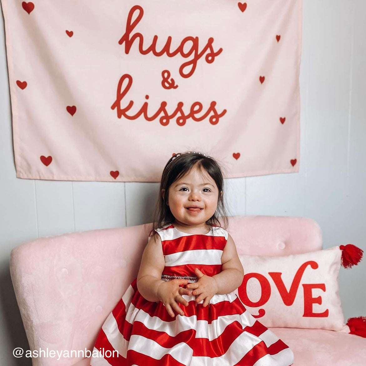 {Pink} Hugs & Kisses Banner
