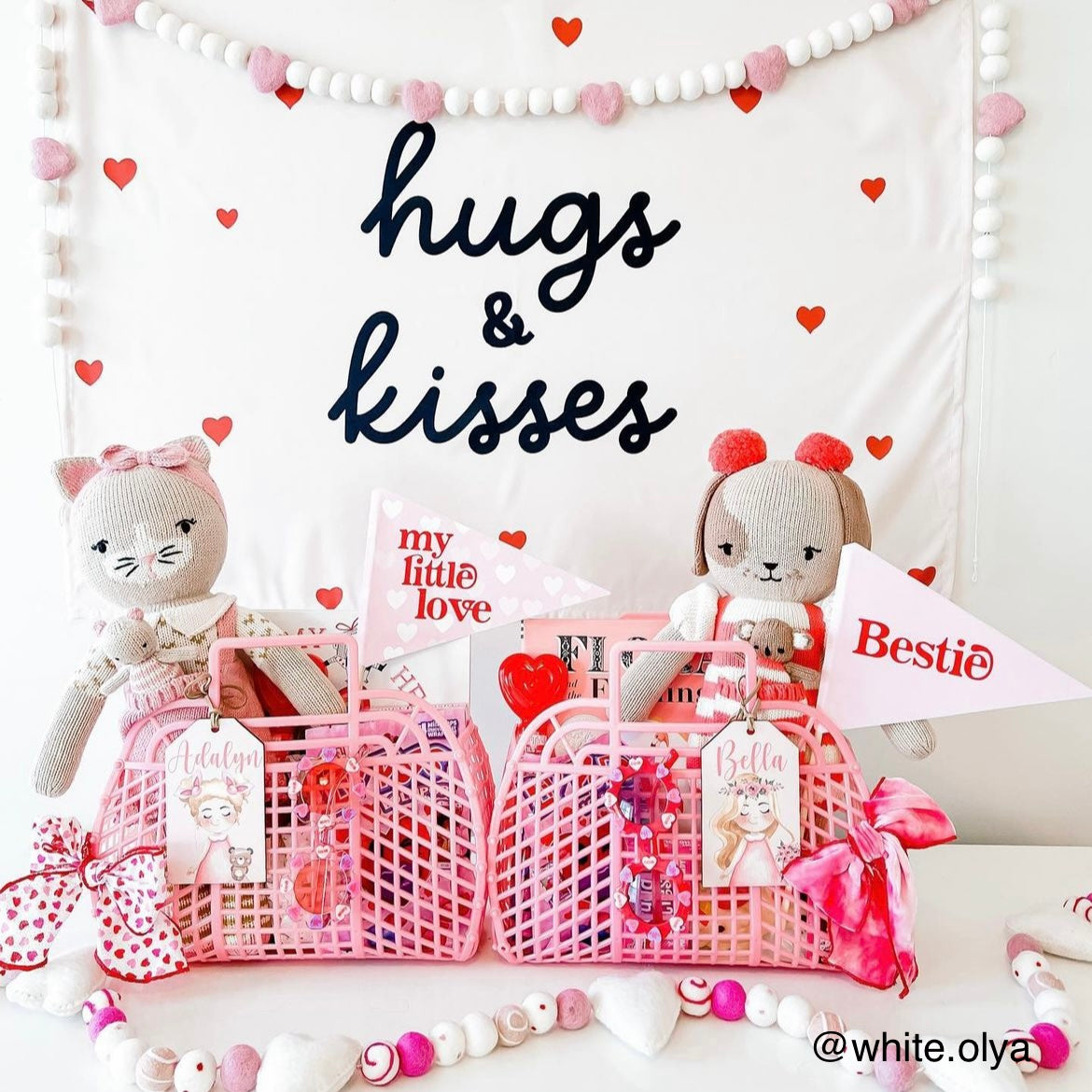 {Neutral} Hugs & Kisses Banner