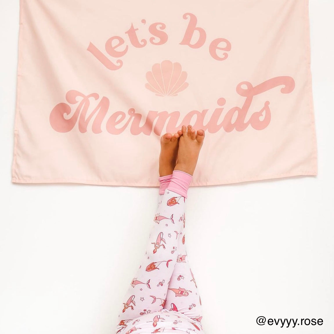 {Pink} Let's Be Mermaids Banner