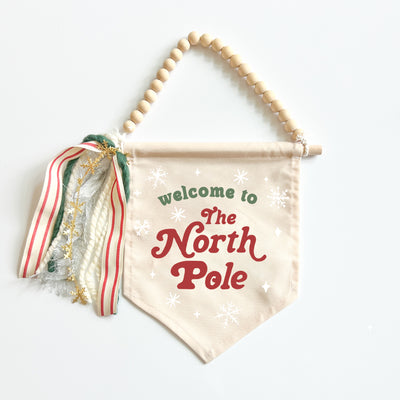 {Red & Green} Welcome To the North Pole Hang Sign