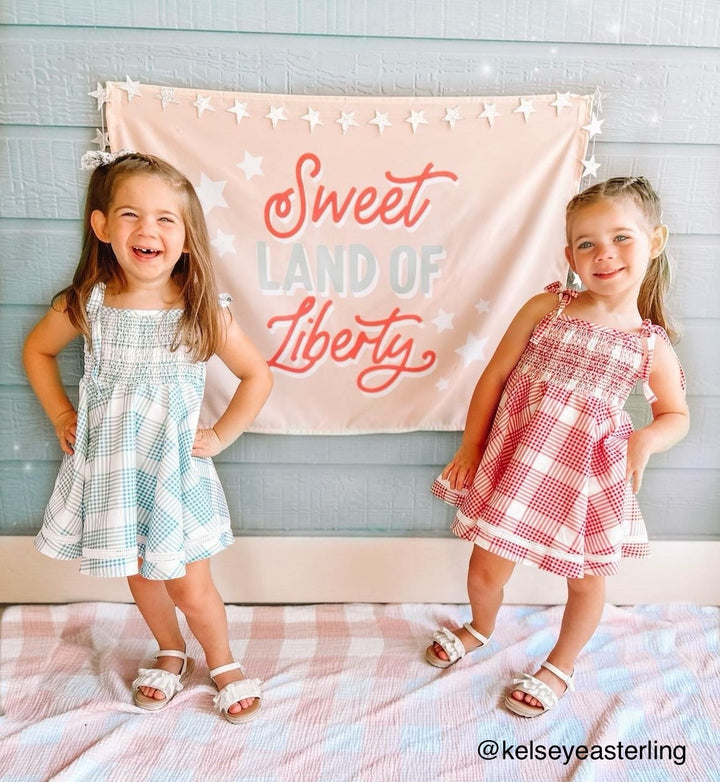 {Neutral} Sweet Land of Liberty Banner