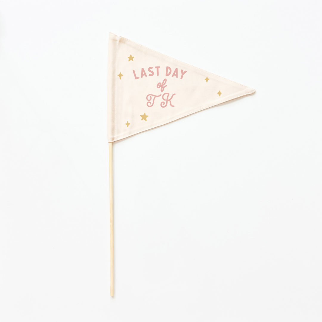 Last Day of School Flag: Choose Your Grade (Preschool → 12th) {Pink}