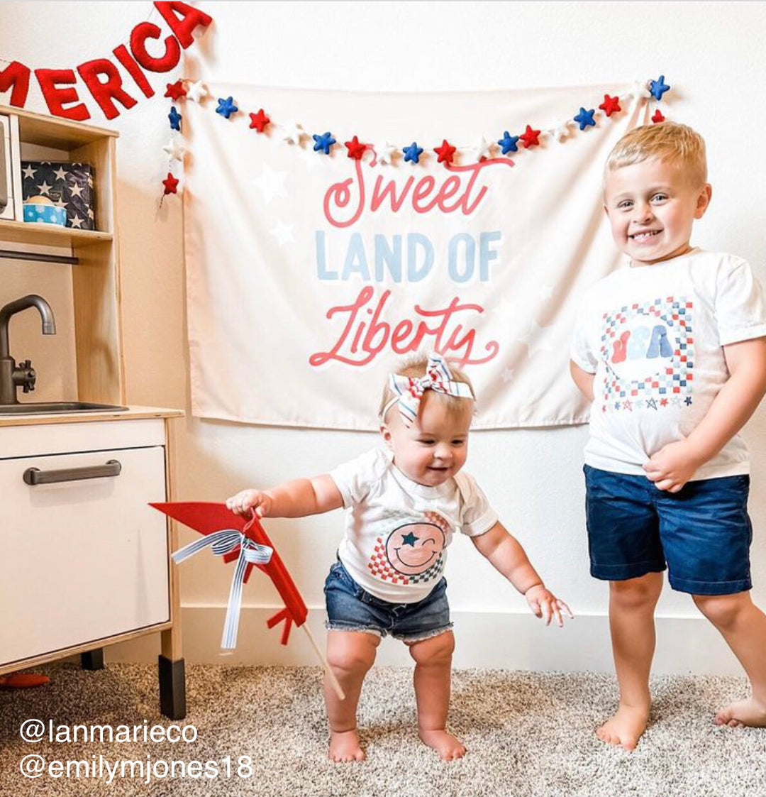 {Neutral} Sweet Land of Liberty Banner